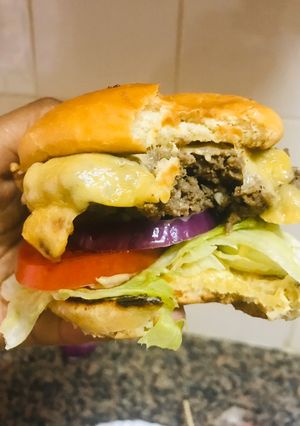 A picture of Perfect burger recipe🤤🤤.
