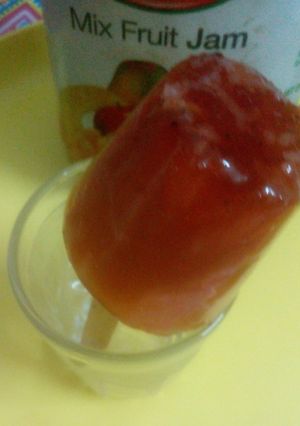 जैम कुल्फी (jam kulfi recipe in Hindi) रेसिपी मुख्य फोटो