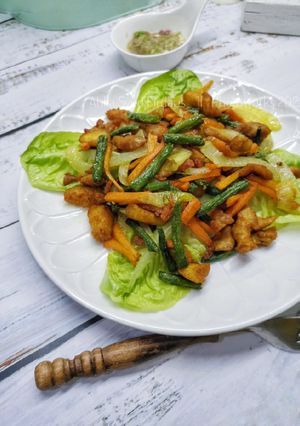 Gambar Ayam Berkunyit