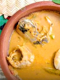 A picture of Traditional Kerala Thenga Aracha Meen Curry.