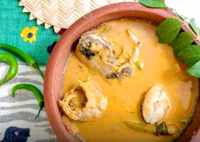 Steps to Make Delicious Traditional Kerala Thenga Aracha Meen Curry