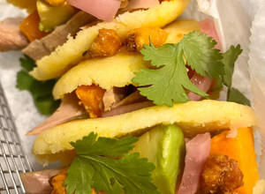 Foto principal de Mini arepas con falso ceviche de atún