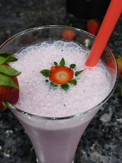 A picture of Creamy strawberry and banana smoothie.