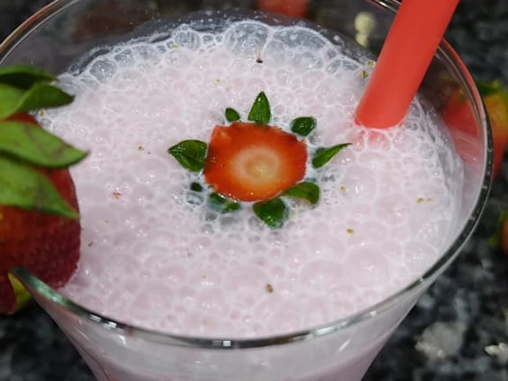 Recipe Creamy strawberry and banana smoothie the Can Spoil the Tongue So Delicious