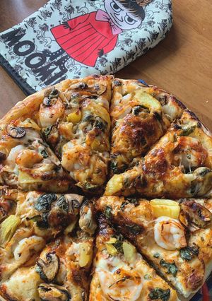 รูปของ Focaccia Bread Pizza หน้าแน่น ไม่ใช้แป้งสำเร็จรูป (อบหม้ออบลมร้อน) **วิธีทำบรรยายในภาพ