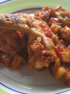 Una foto de Pollo guisado con pisto