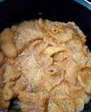 Chicharrón en salsa roja