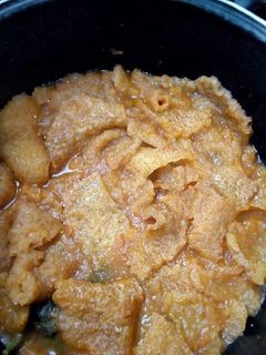 Una foto de Chicharrón en salsa roja