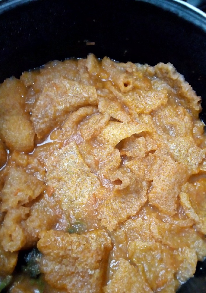 Una foto de Chicharrón en salsa roja