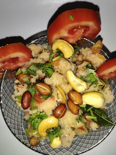 વેજીટેબલ ઉપમા (Vegetable Upma Recipe In Gujarati) રેસીપી મુખ્ય ફોટો