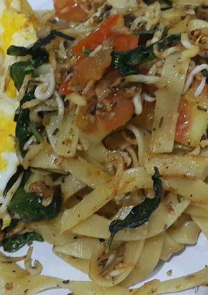 A picture of Fettucine alio e olio with teri medan 😚😚😍😍.