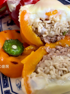 炒泡麵甜椒盅 的食譜成品照片
