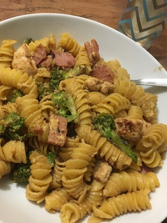 A picture of Chicken, bacon and broccoli carbonara- slimming world friendly! :).