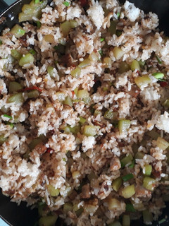 Hình của món Cơm chiên su su chả trứng.