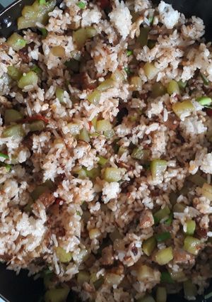 Hình của món Cơm chiên su su chả trứng.
