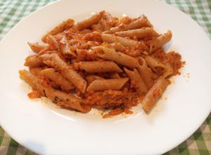 Una foto de Macarrones con sobrasada