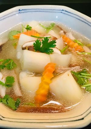 Hình của món Canh khoai mỳ (sắn) nấu nấm đông cô.