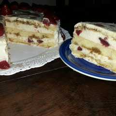 Una foto de Torta tiramisú de frutillas