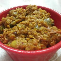 A picture of Sitafal and soya chura ki sabji.