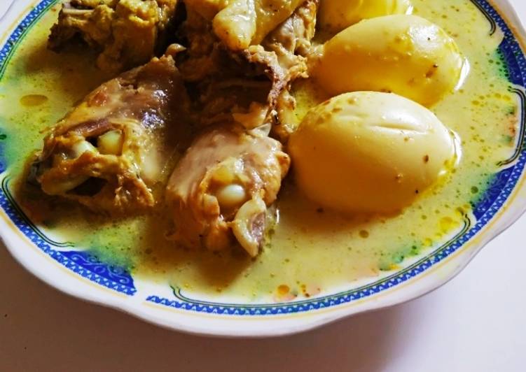 Opor ayam dan telur