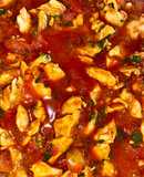 Pechuga de pollo en salsa de tomate 🥫