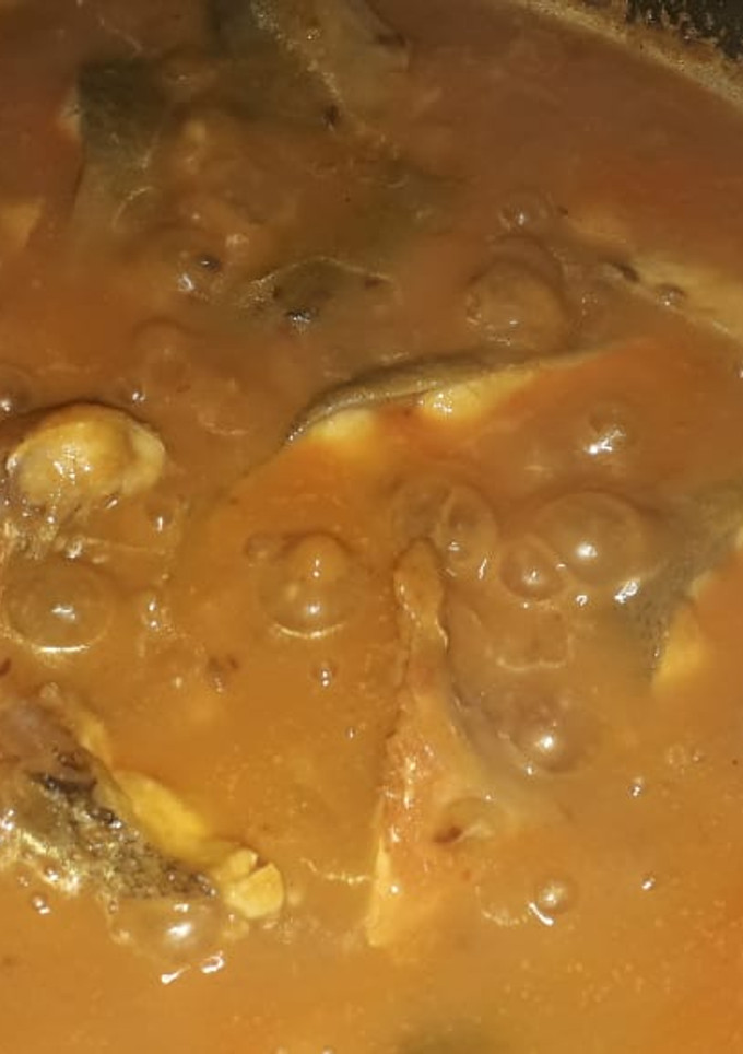 மதுரை style மீன் குழம்பு செய்முறை முக்கிய புகைப்படம்