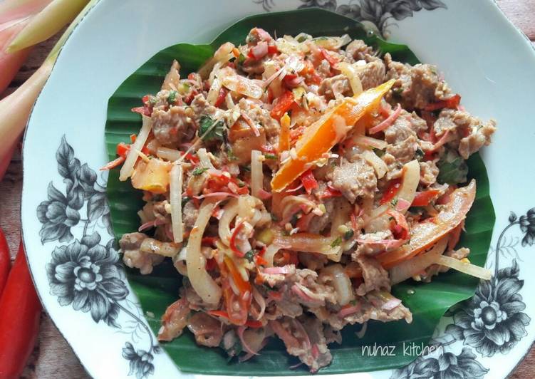 Kerabu Daging Daun Selasih