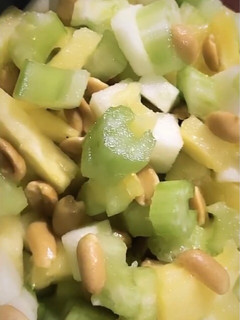 Una foto de ✨Ensalada Apio - Manzana verde y piña✨