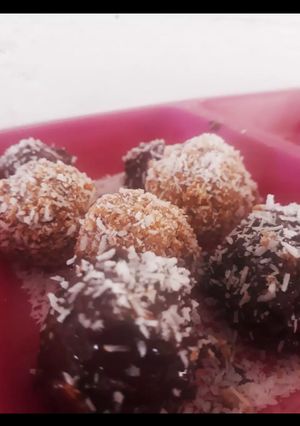 Una foto de Bolitas / Cocadas Integrales