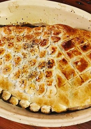 A picture of Salmon Wellington.
