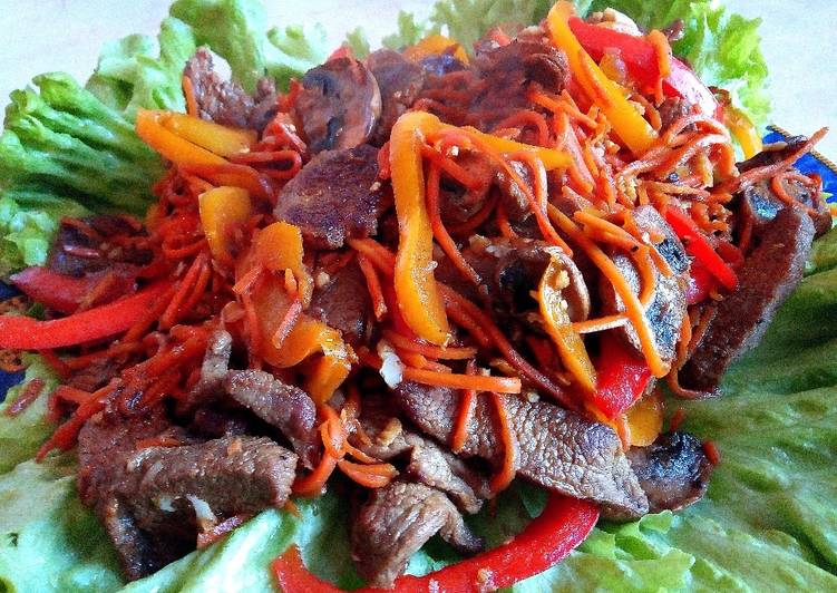 Тёплый салат "Сеул" с телятиной