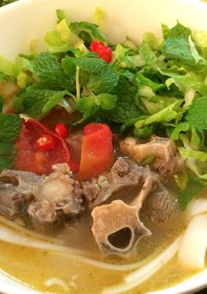 Hình của món PHỞ ĐUÔI BÒ.