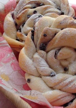 A picture of Berry Nice Pastry-Style Treats.