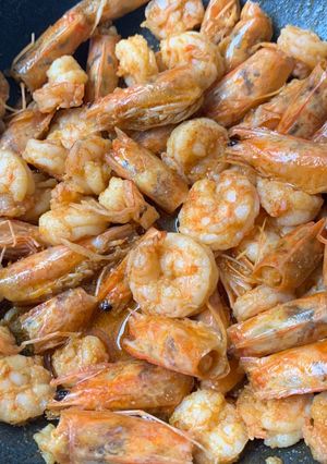 Hình của món Tôm rim mặn ngọt.