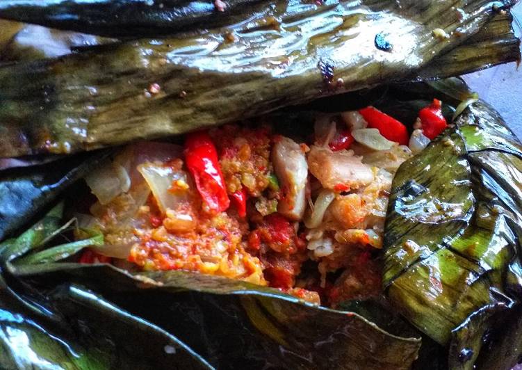 Ayam pepes sambal bawang