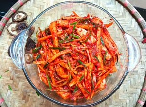 Hình của món Kim chi củ cải dưa leo.