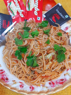 स्पाइसी नूडल्स (spicy noodles recipe in Hindi) रेसिपी मुख्य फोटो