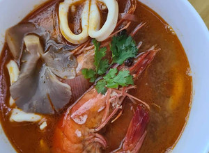 A picture of Tom Yum Seafood.
