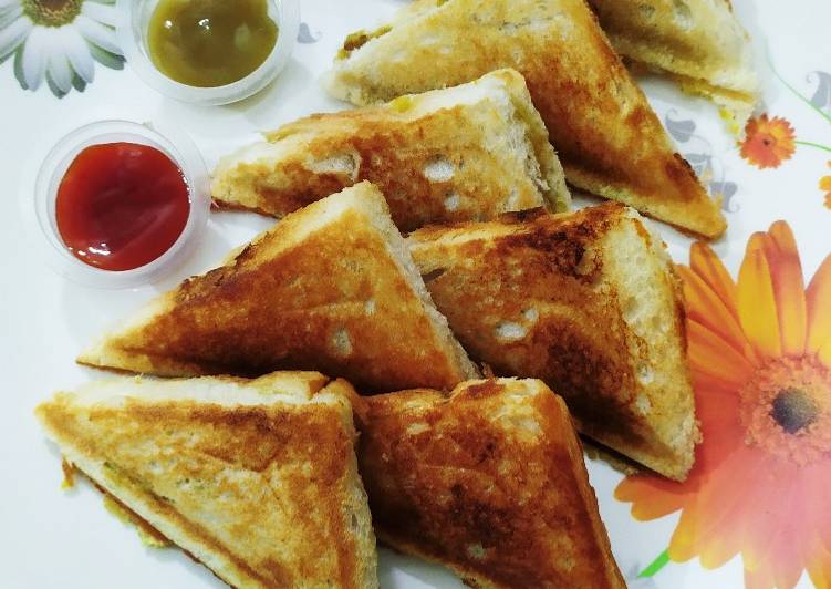 Recipe of Award-winning Less oil dosa potato stuffing sandwich