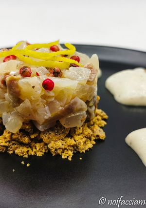 Foto di Tartare di Branzino al Pepe Rosa e Cipolle di Breme