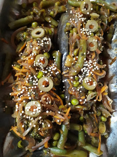 Una foto de Berenjenas rellenas con espinaca y salsa de verduras