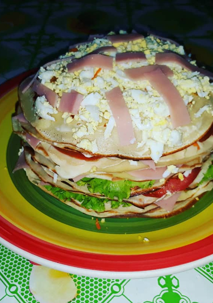 Una foto de Torre de panqueques salada