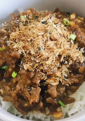 Foto resep Mongolian Beef with Katsuboshi Topping (Chinese & Japanese fusion)