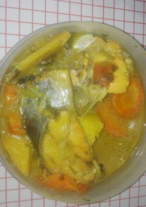 Una foto de Caldo ligero de pescado