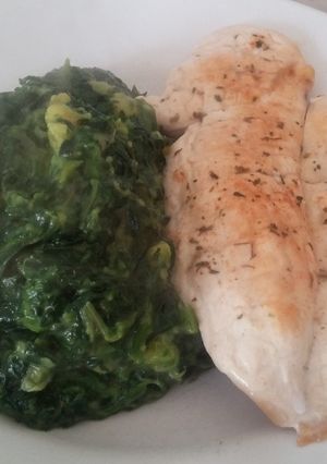 Una foto de Crema de Espinacas con Churrasco de Pollo