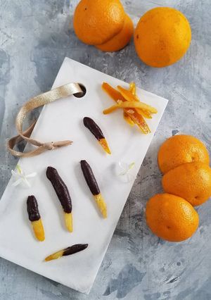 Una foto de Cascaritas de naranja