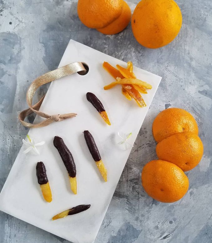 Una foto de Cascaritas de naranja