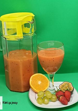 A picture of Mango, strawberry, grapes juice.....