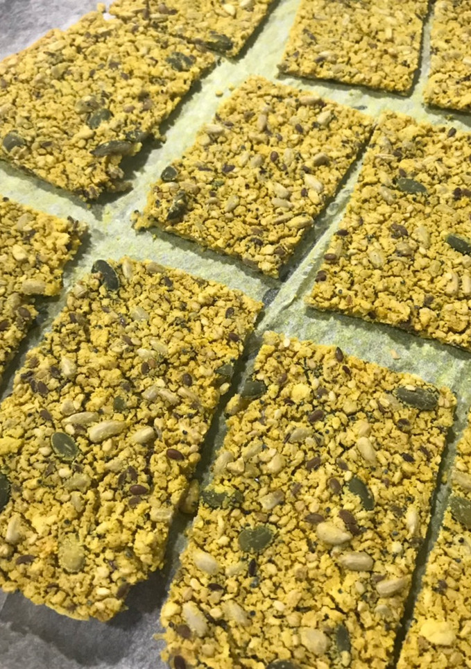 Una foto de Crackers de avena y semillas