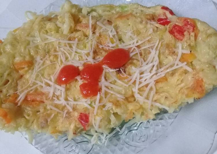 Martabak telor (mie,keju,wortel)